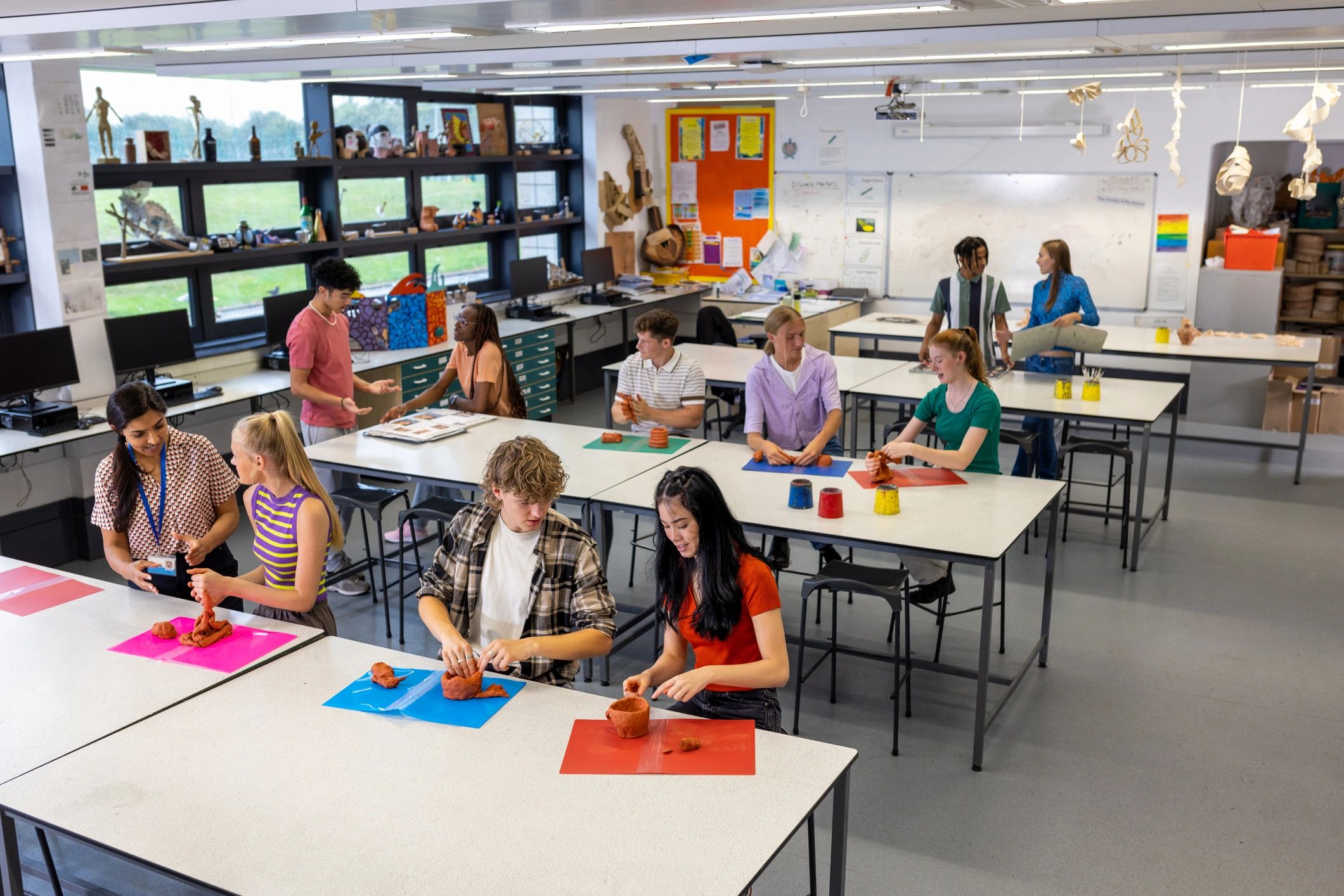 Creative classroom session with engaged students